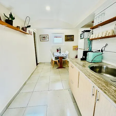 Eddie Rooftop Center Apartment *