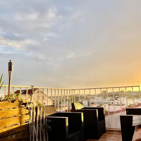 Eddie Rooftop Center アパート リスボン