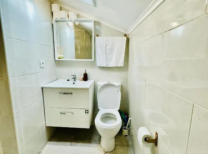 Eddie Rooftop Center 아파트